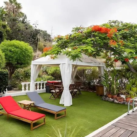 Modern Panoramic With Pool & Terrace Feriehus *